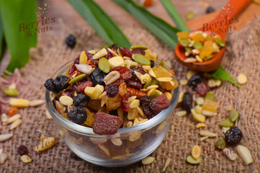 Berries And Nuts Super Trail Mix | Mixed Berries, Nuts and Seeds | 20 + Varities of Assorted Dry Fruit Mix with Berries, Nuts, Seeds & Fruits as Immunity Booster | 600 Grams | 3 Bottles of 200 Grams